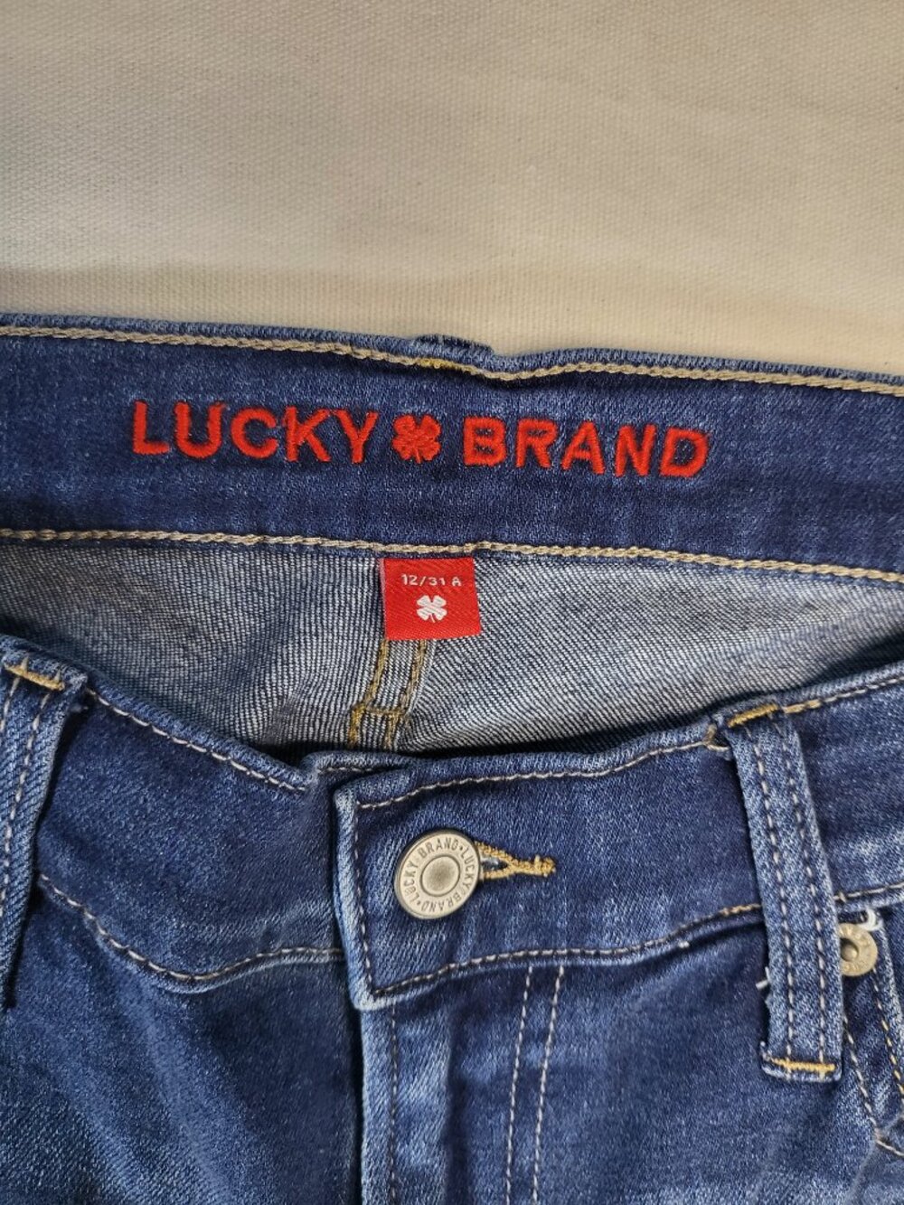 Lucky Brand Mid Rise Sweet Bootcut Jeans Raw Hem Blue Denim Size 12 - Picture 3 of 9